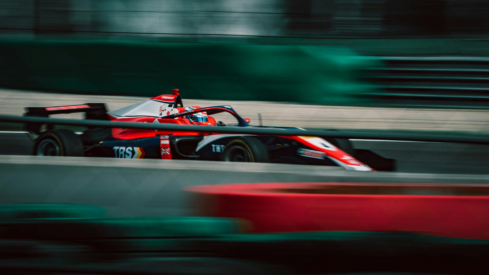 Motorsport photo analyzed by Captionizer